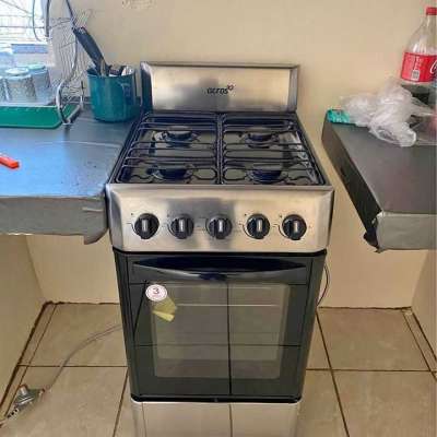 Se vende estufa de 4 quemadores acros Profile Picture